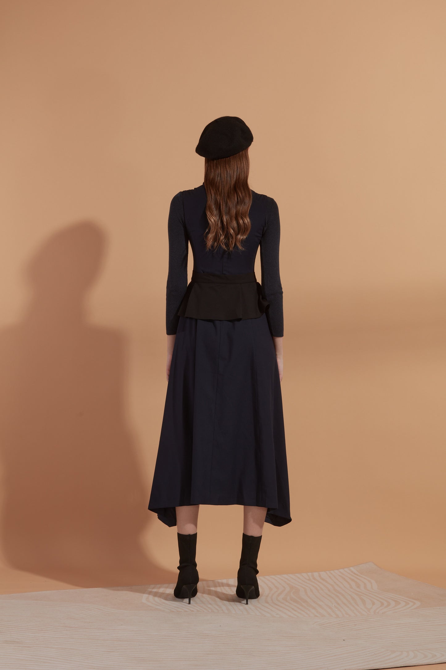 Sleeveless long dress with belt