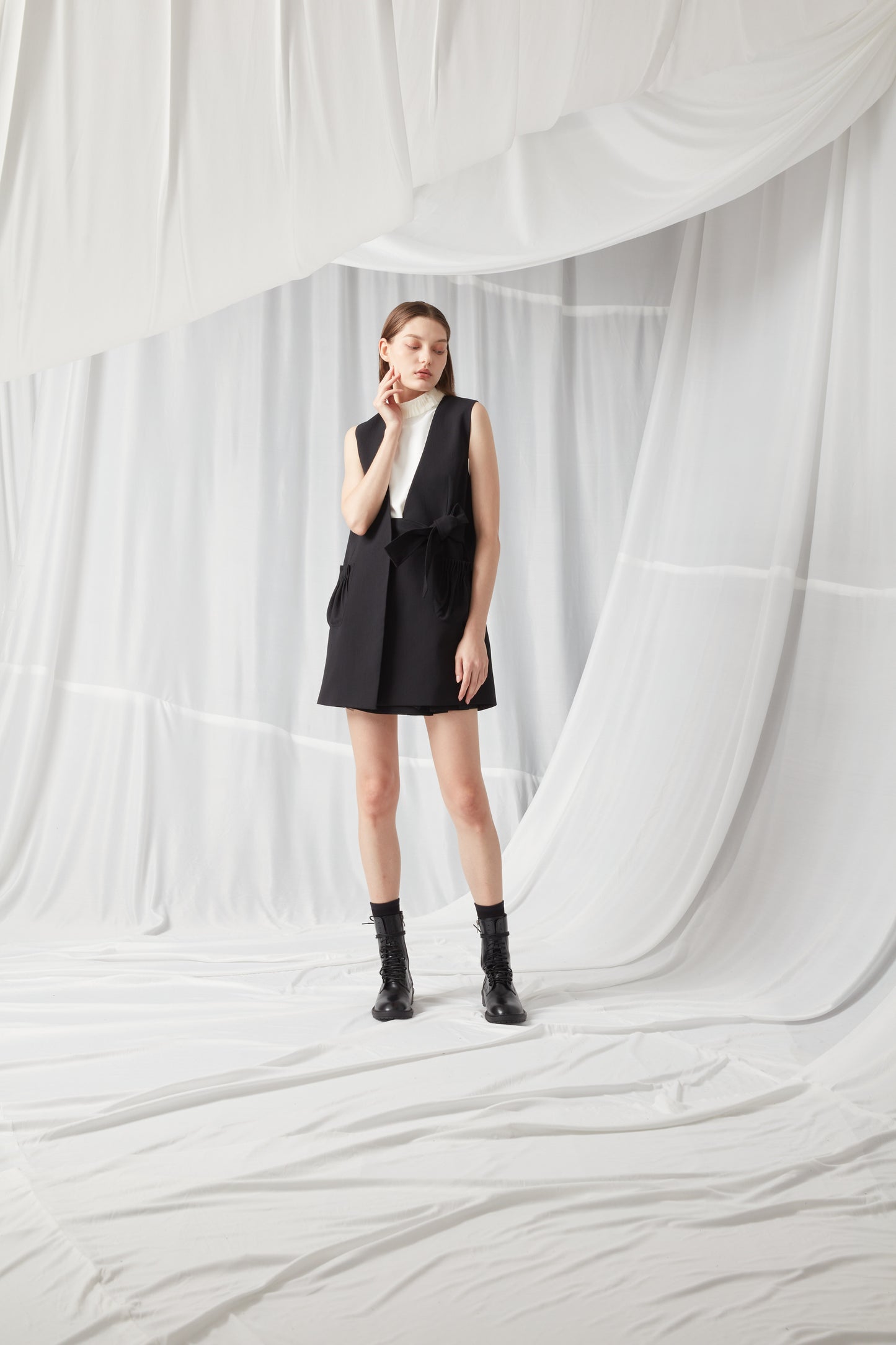 Sleeveless jacket dress - BLACK