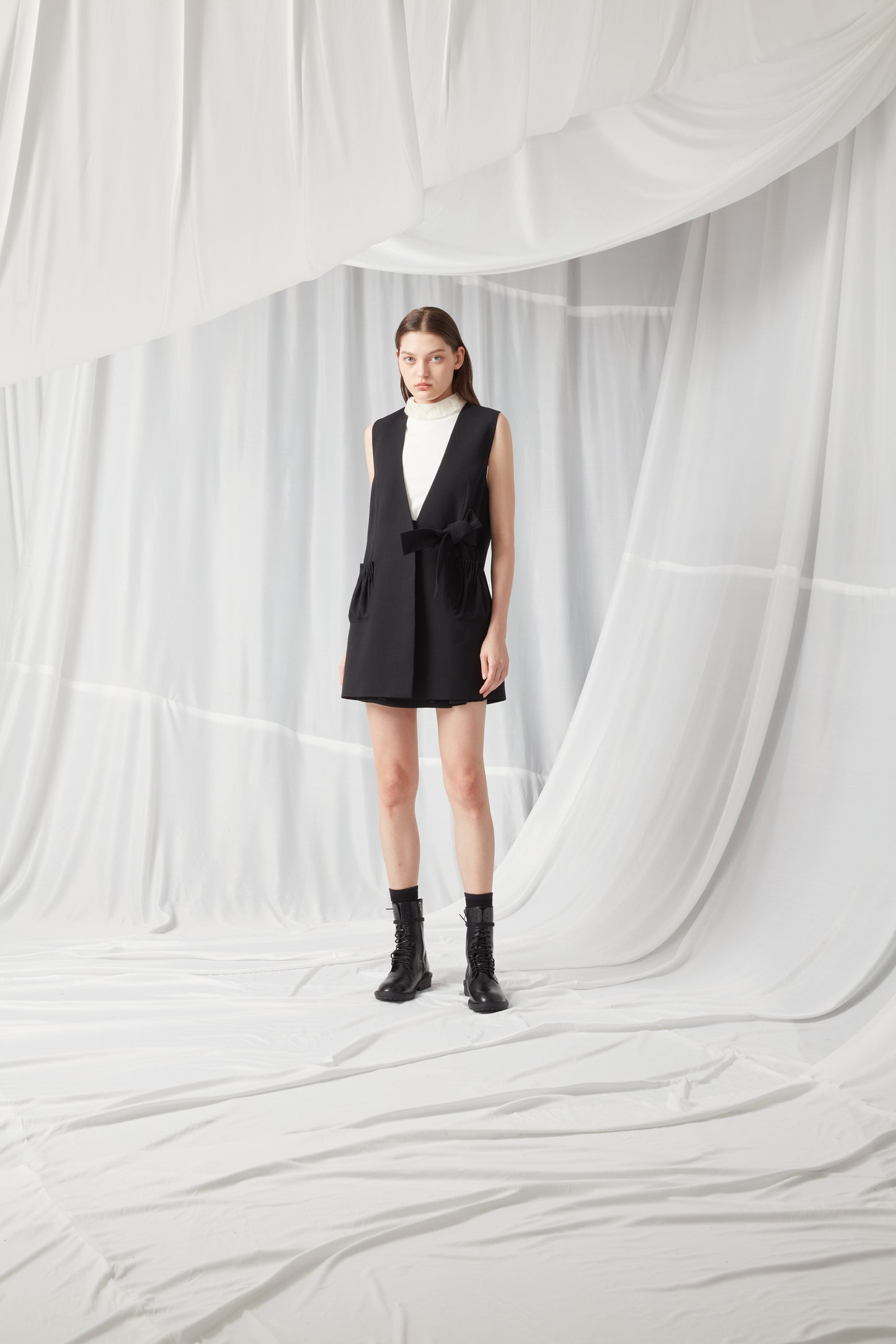Sleeveless jacket dress - BLACK