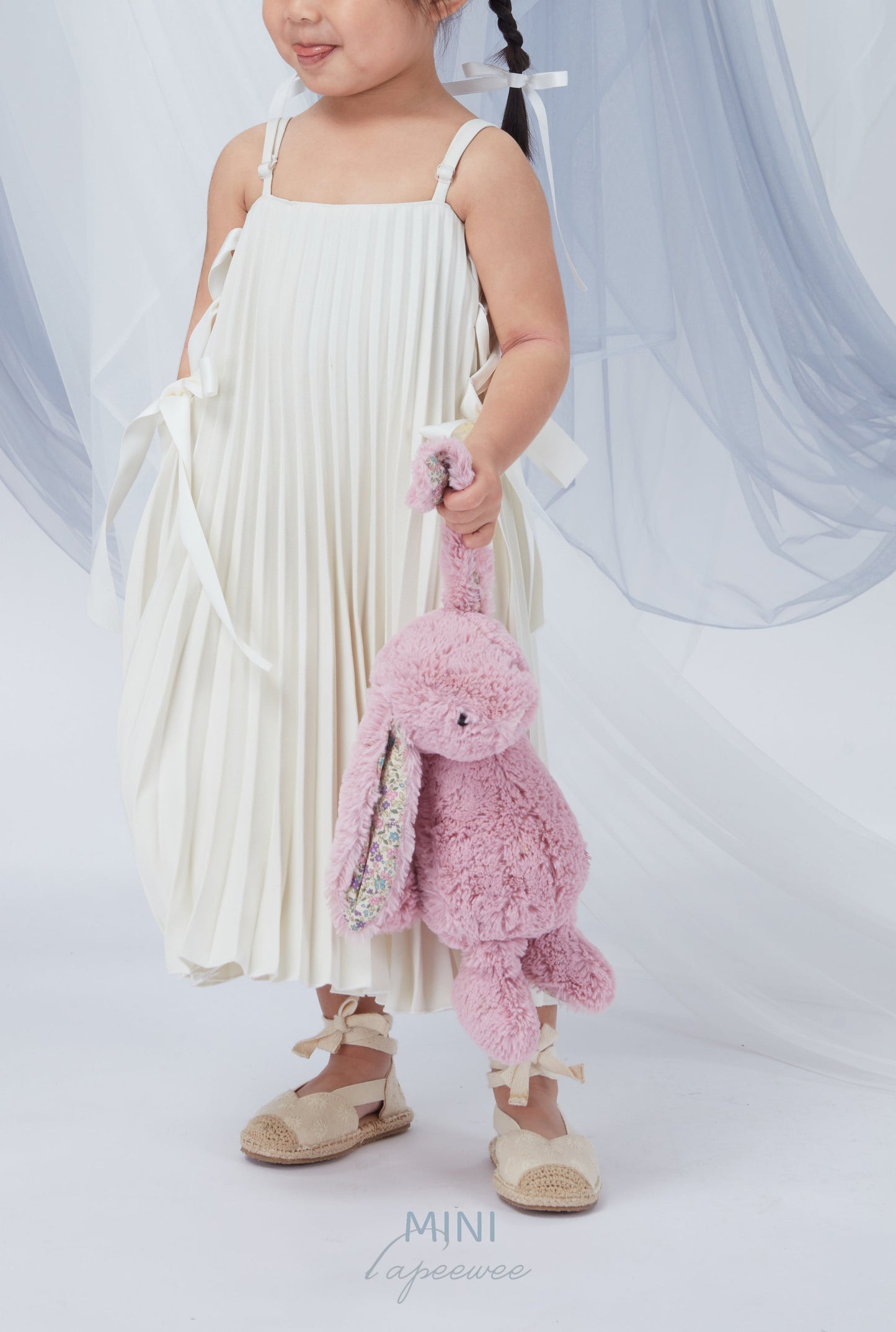 Lapeewee Mini-Ribbon Details Pleated Dress