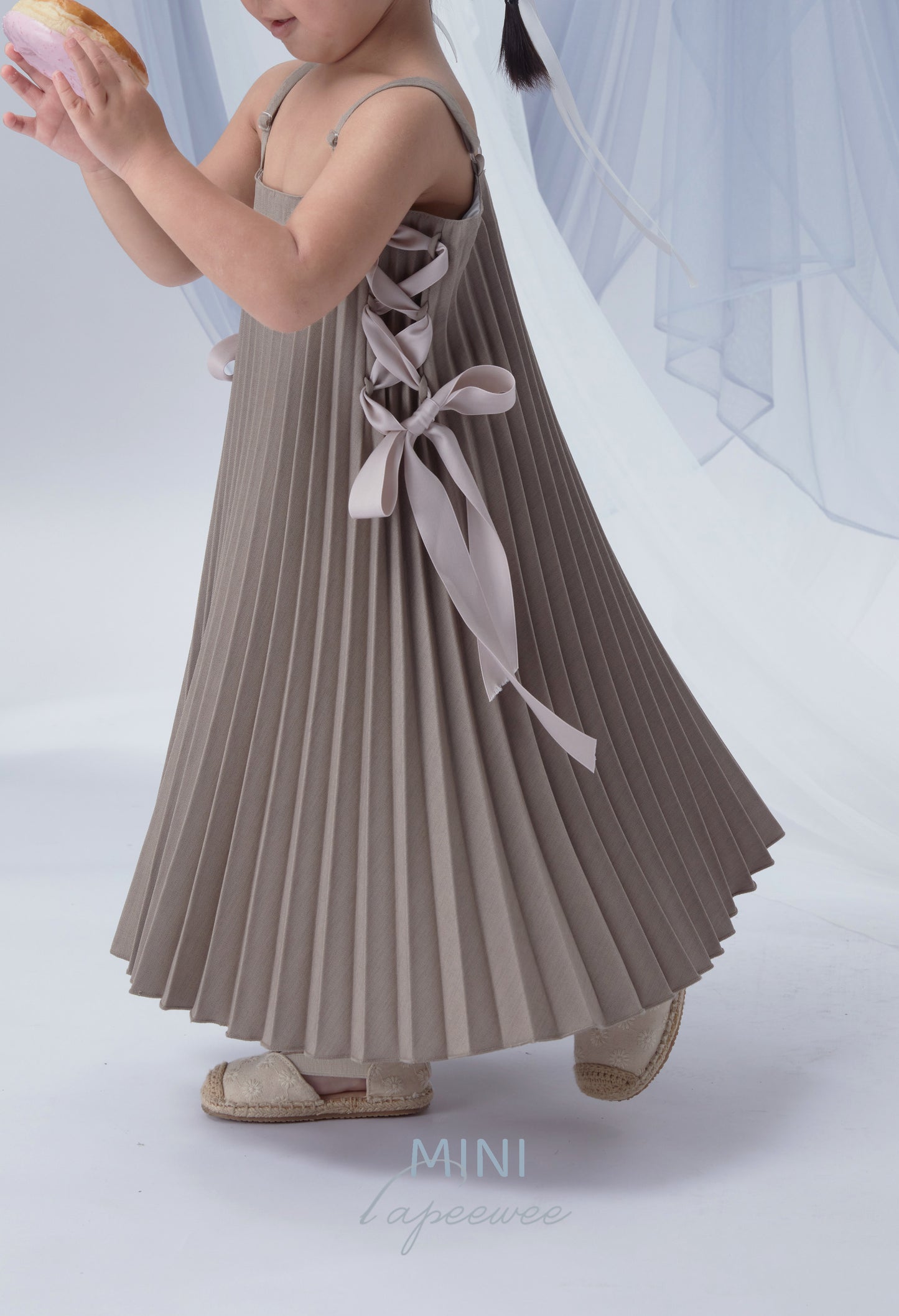 Lapeewee Mini-Ribbon Details Pleated Dress