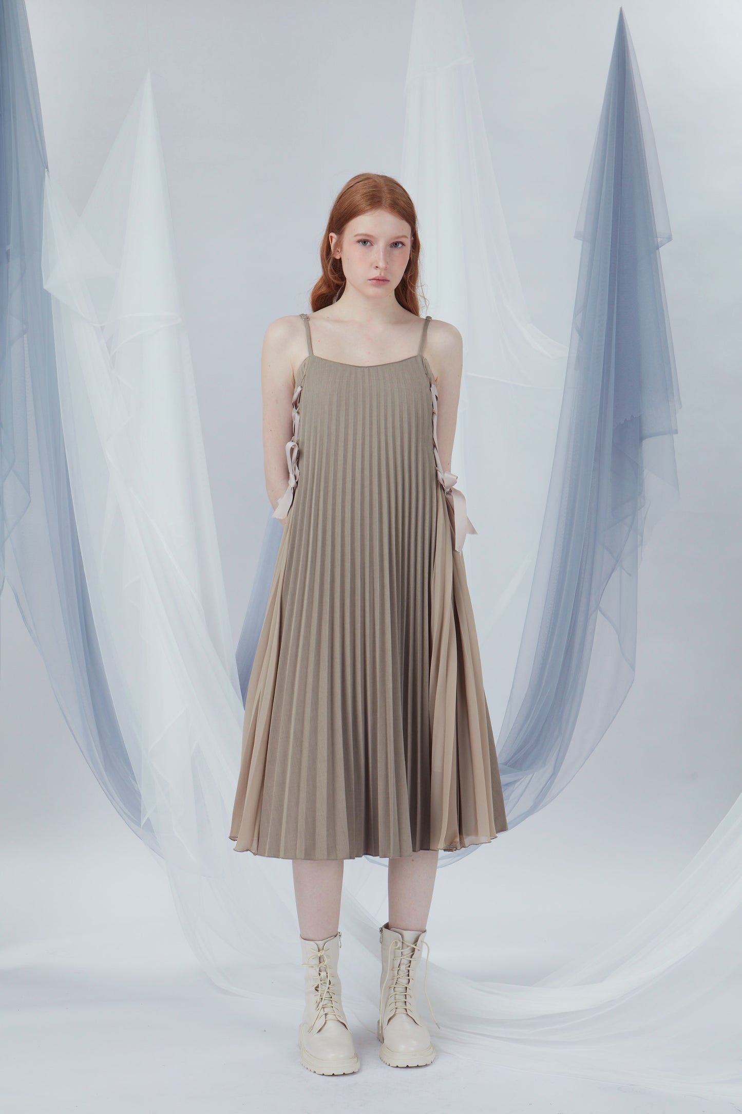 Ribbon Details Pleated Dress