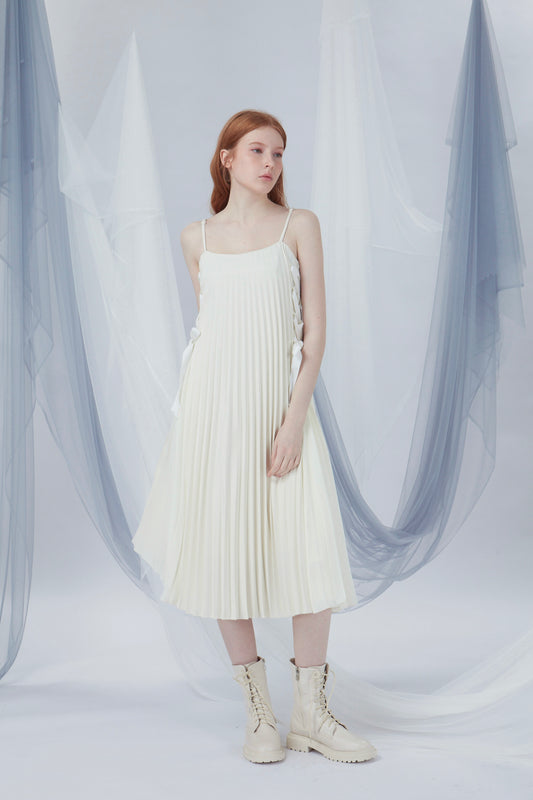 Ribbon Details Pleated Dress