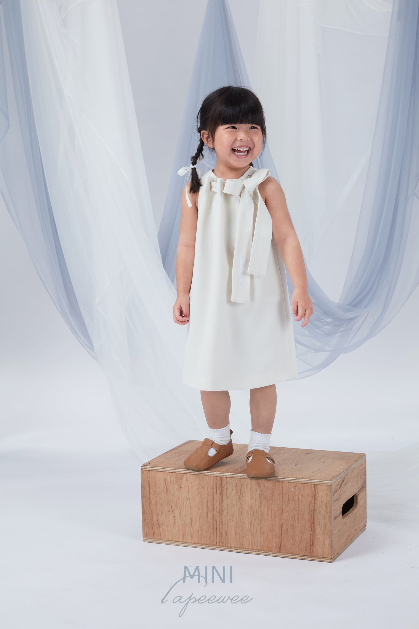 Lapeewee Mini-Ribbon Detail Dress