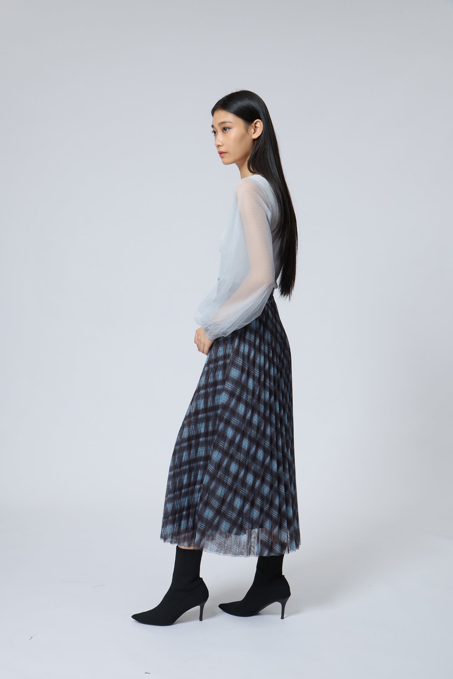 Square-Neck Mesh Sleeve Knit Top