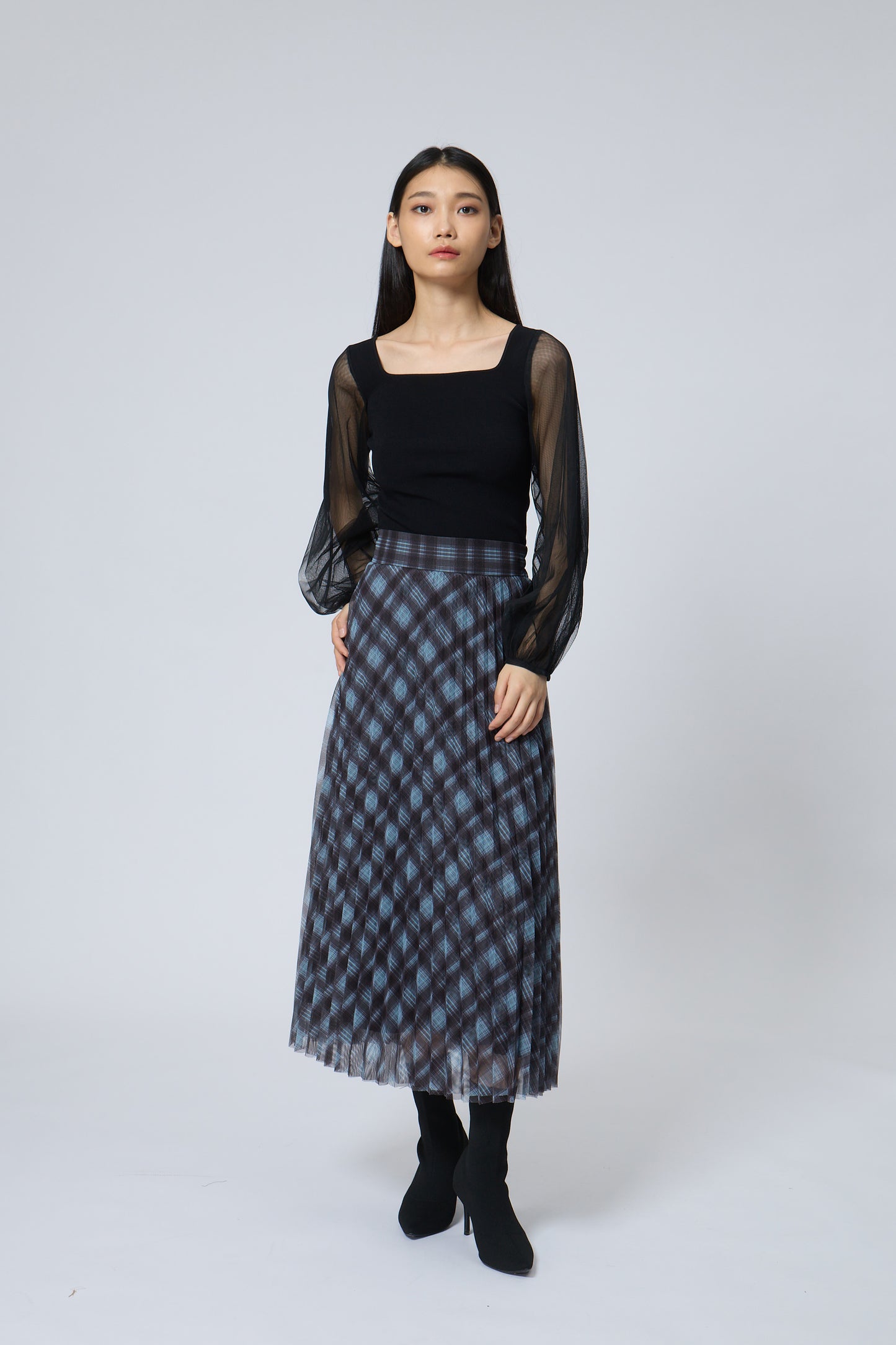 Check pleated skirt