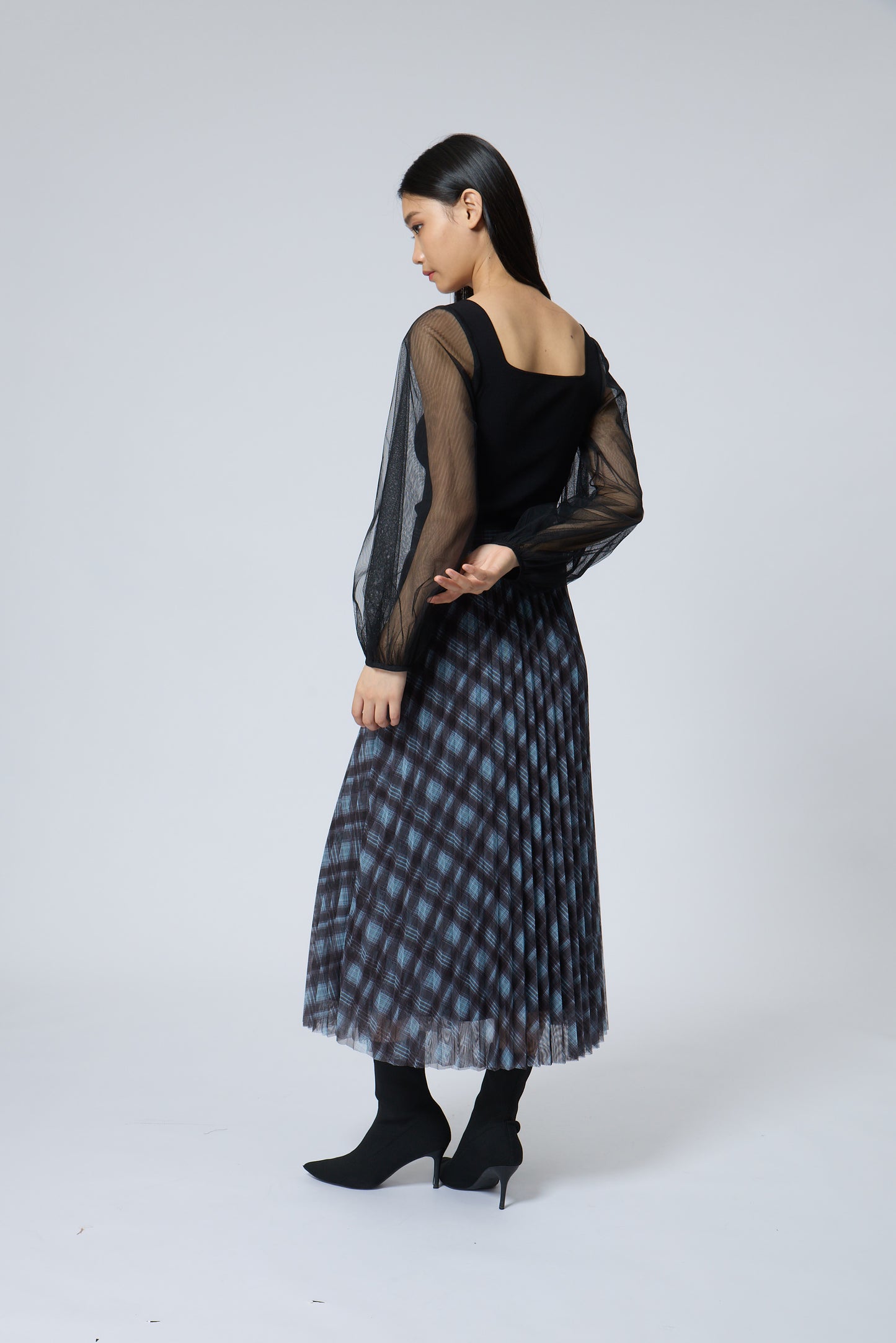 Square-Neck Mesh Sleeve Knit Top