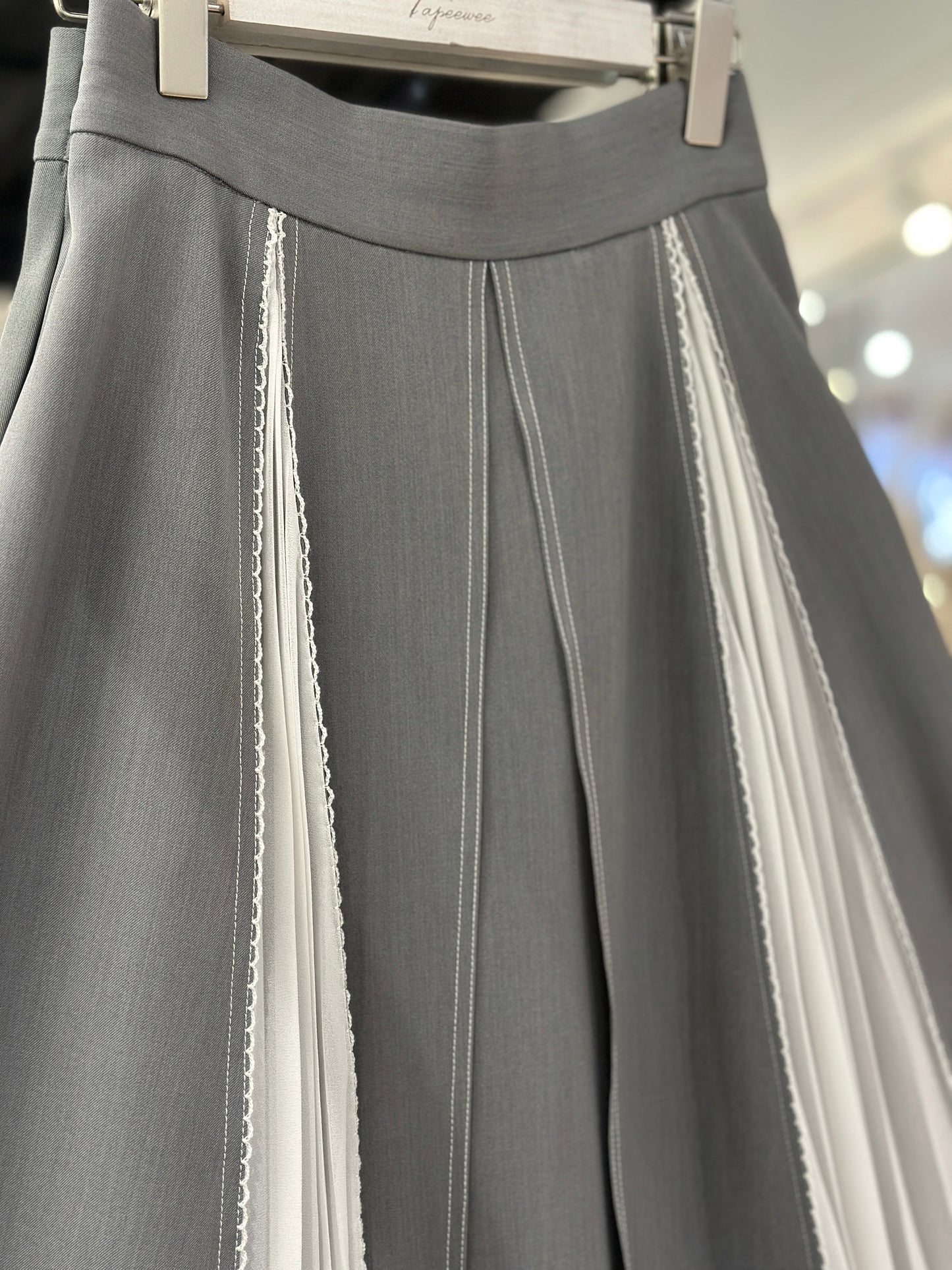 Pleated Details Maxi Skirt