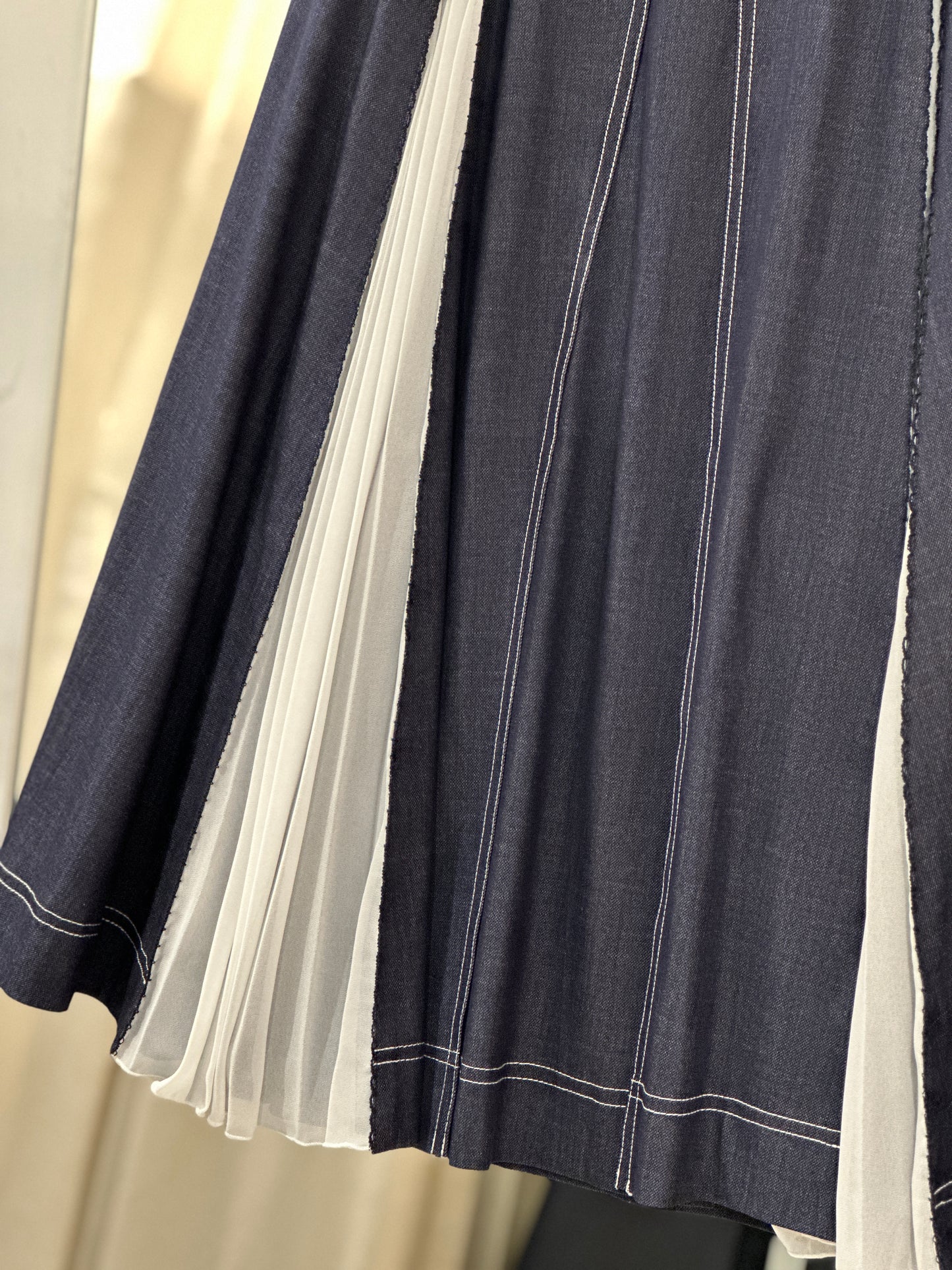 Pleated Details Maxi Skirt