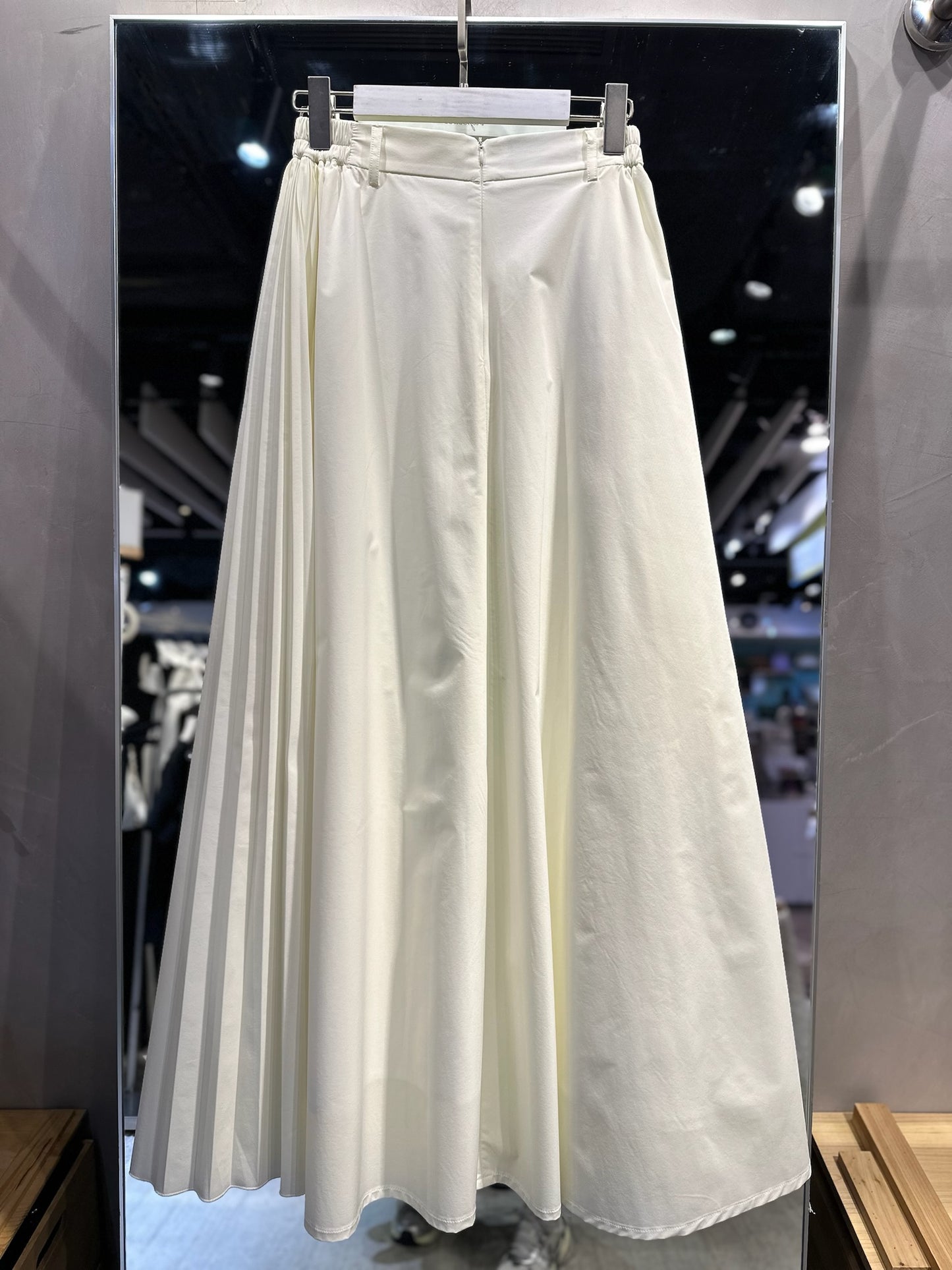 Pleated Long Skirt