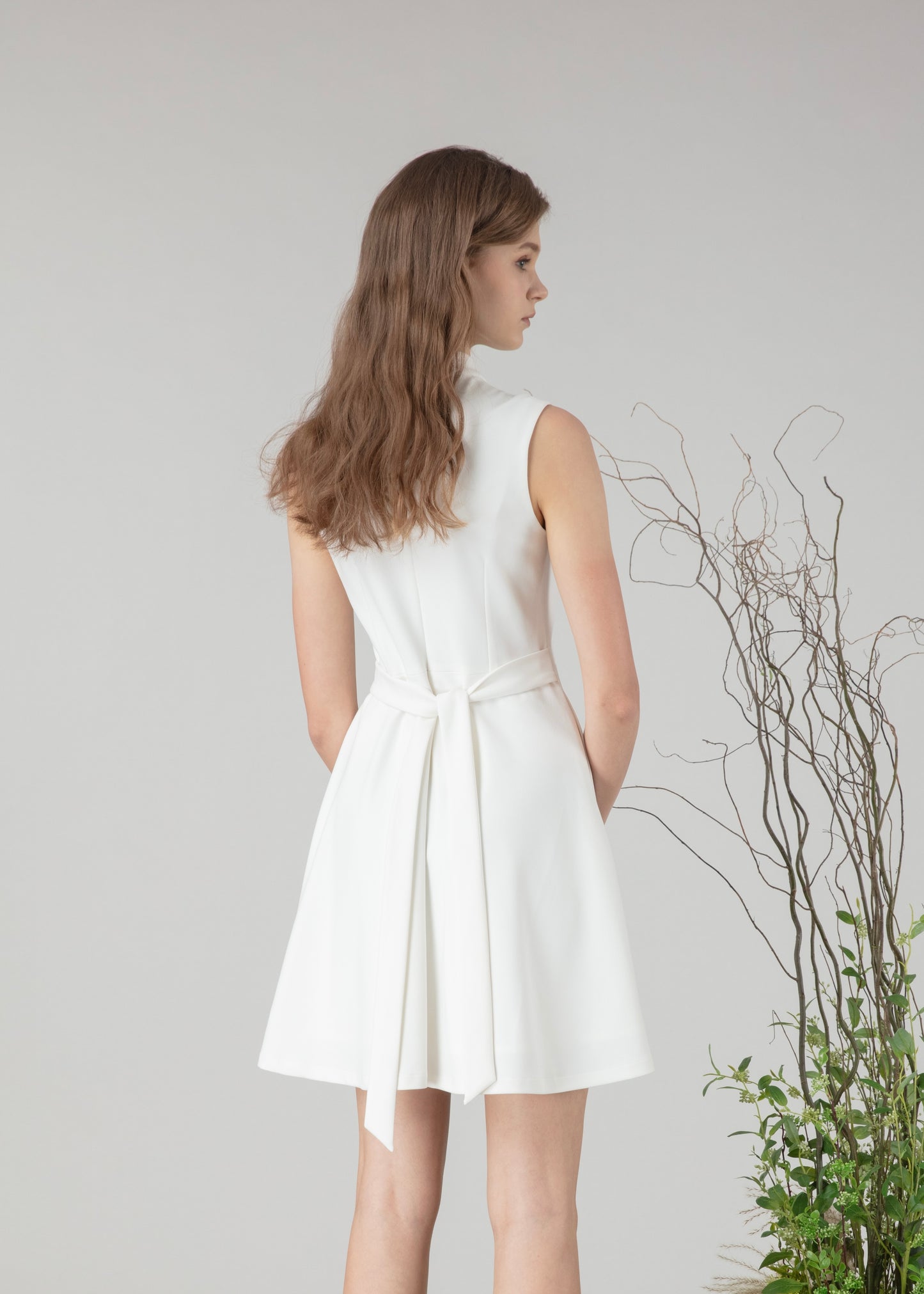 Lace details sleeveless dress