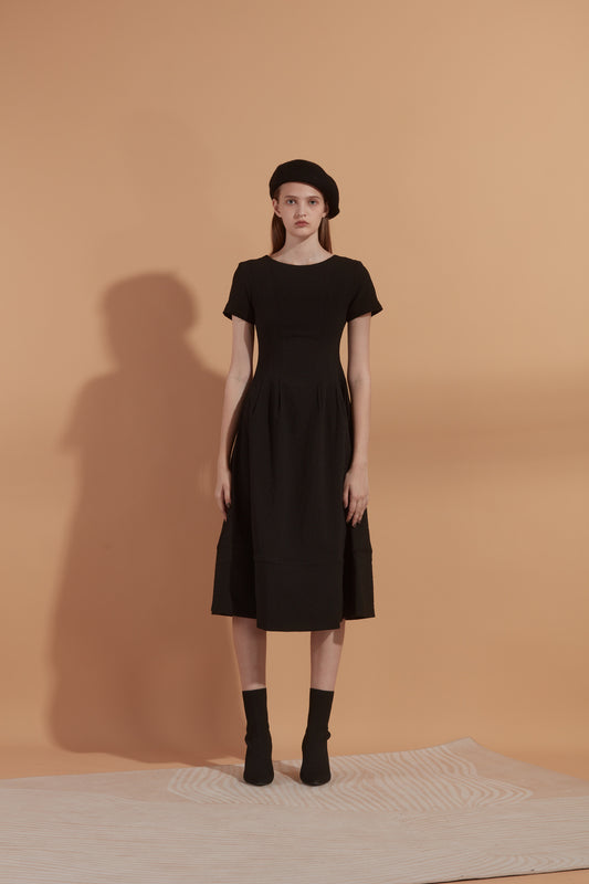 Midi dress in black