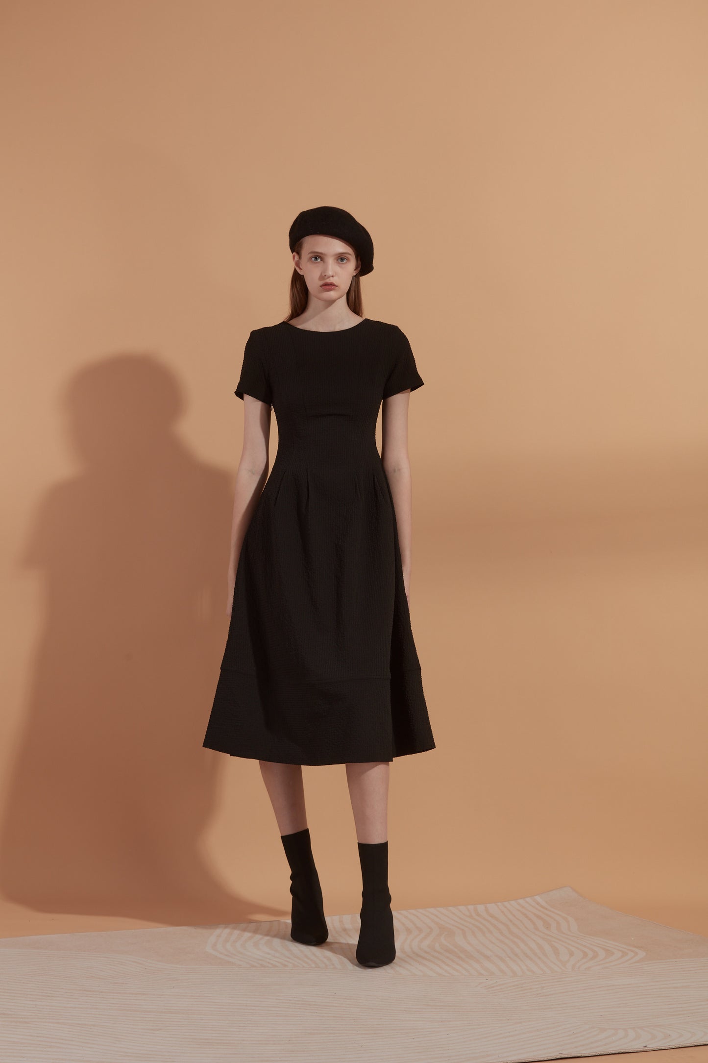 Midi dress in black