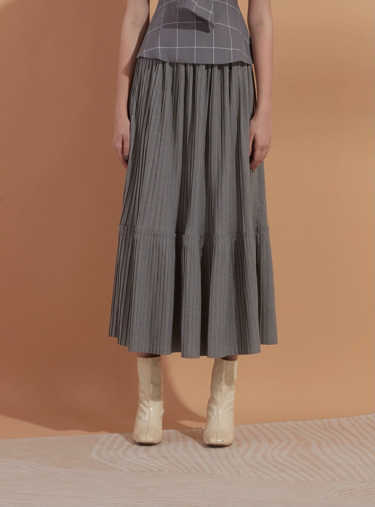 Striped pattern pleated skirt