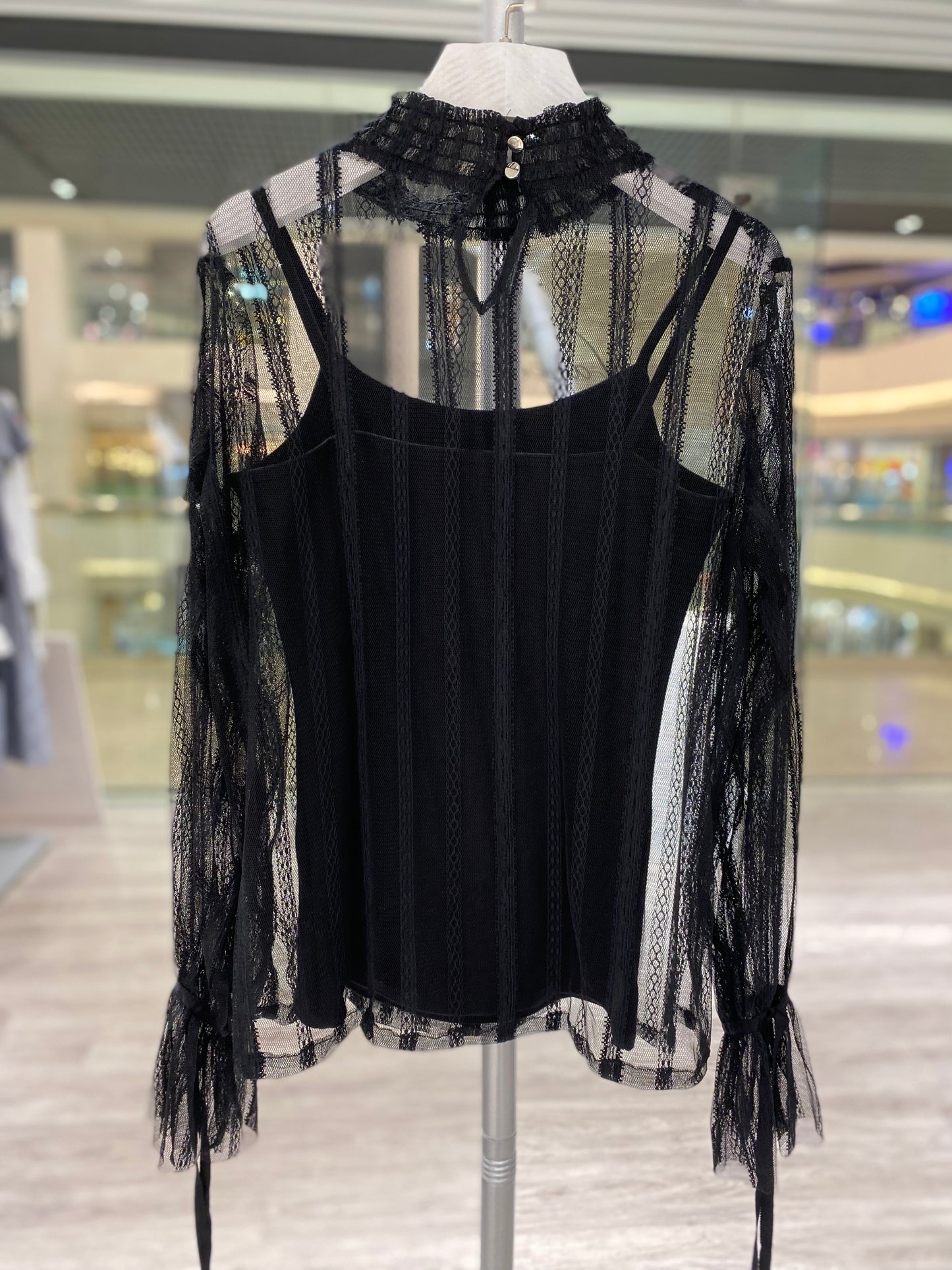Mesh lace top in black colour
