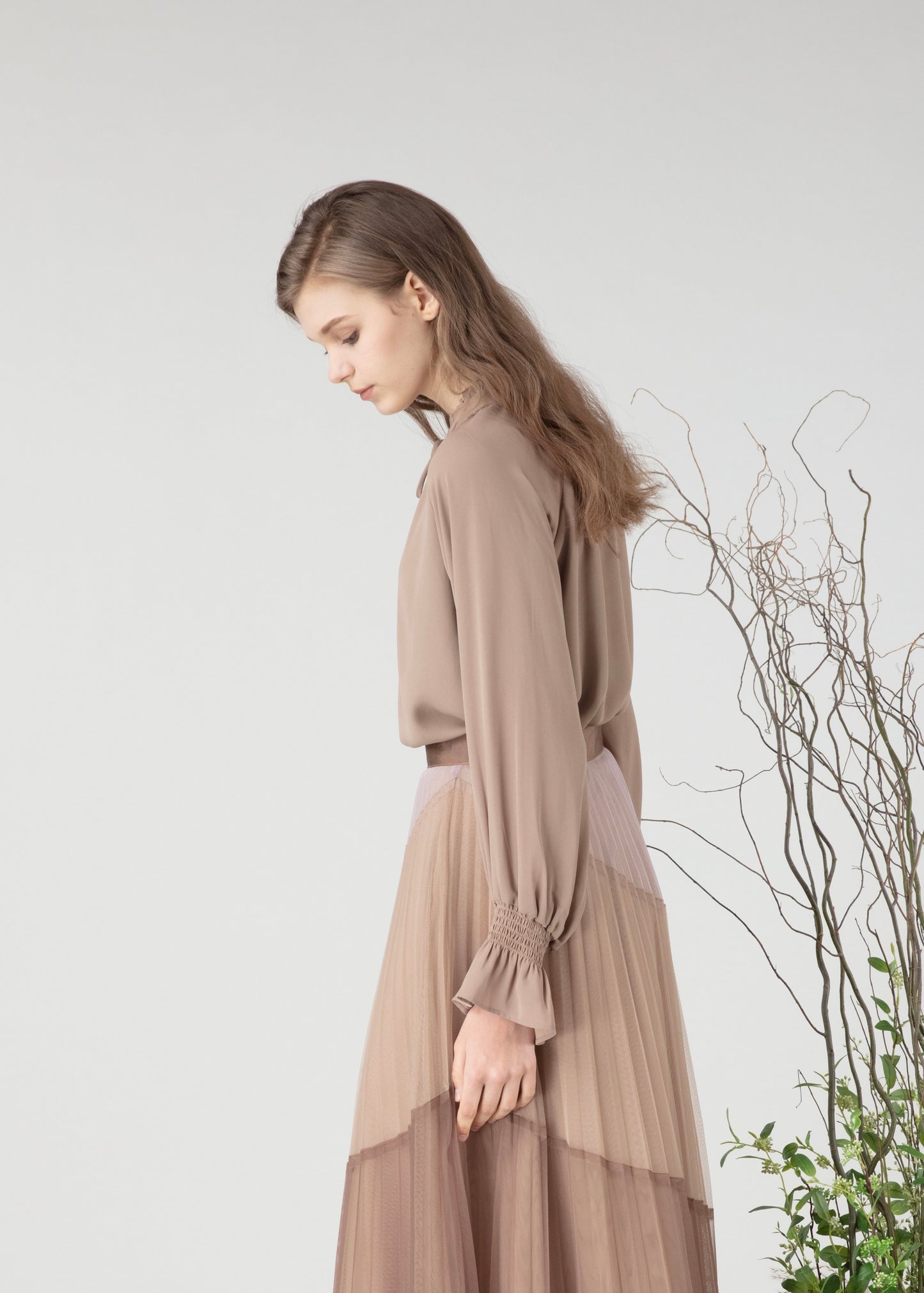 Tie-neck georgette blouse (Nude)