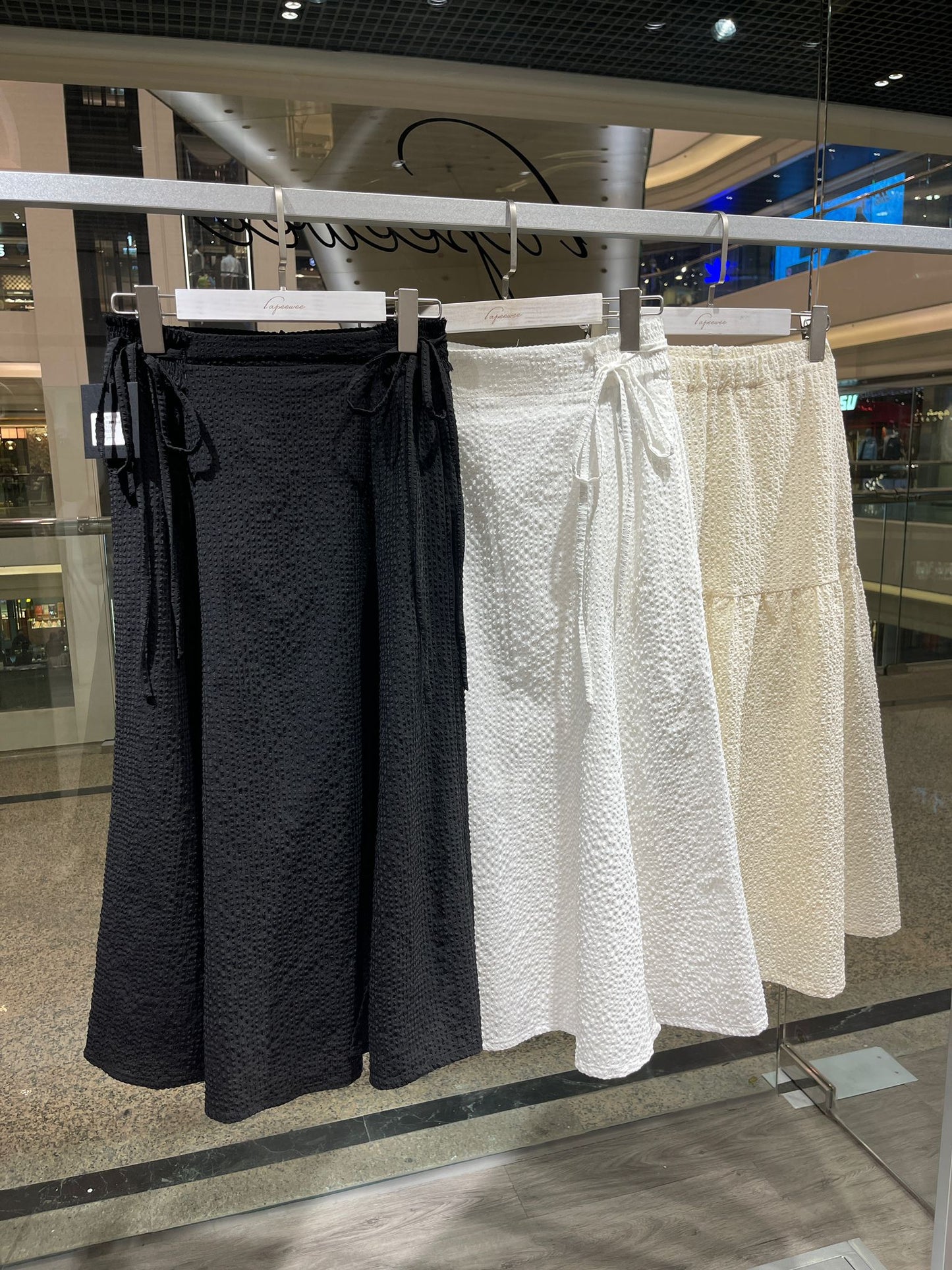 Jacquard midi skirt in black